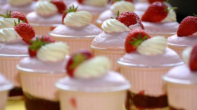 Bäckerei Fahrni Belp Erdbeeren Patisserie